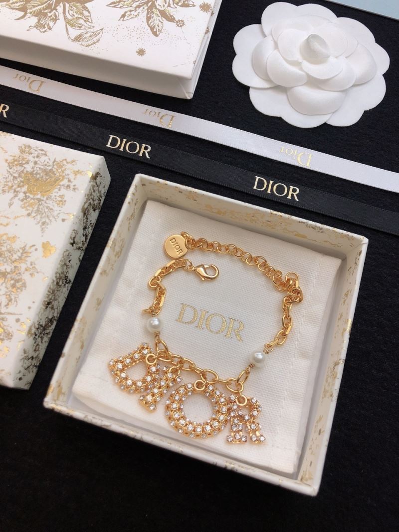 chr1st1an D10r bracelets